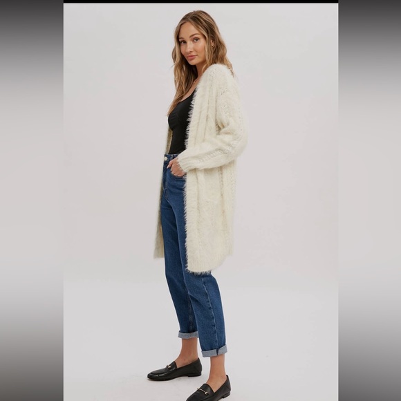 Cozy, fuzzy, white cable knit soft long sleeve open front cardigan sweater - Picture 8 of 11